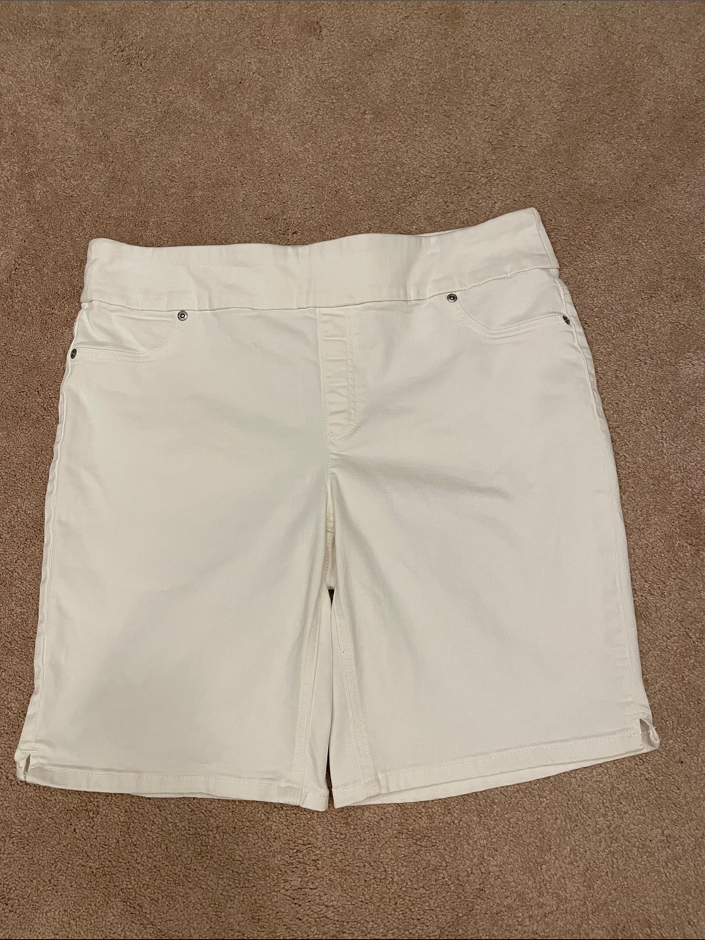 Chico’s Perfect Stretch Soft Jegging Shorts size 2.5 (Misses 14)